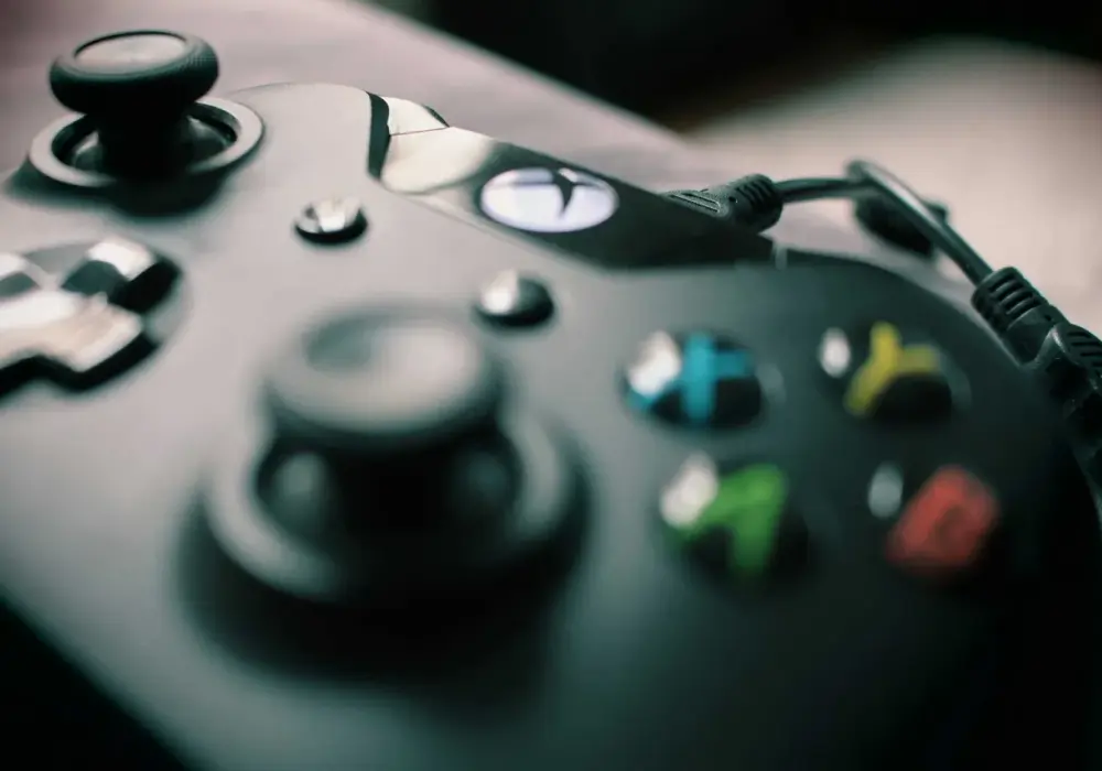 Jak podłączyć Xbox do monitora - proste kroki i ważne wskazówki