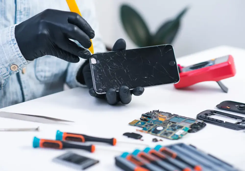 Wymiana baterii w Huawei Y6: Jak uniknąć kosztownych błędów?