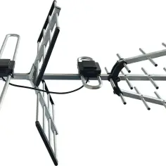 Antena UHF i VHF z elementami odbiorczymi, gotowa do montażu.