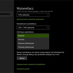 Ustawienia wyświetlacza: zmiana orientacji na poziomą, aby zresetować ustawienia monitora.