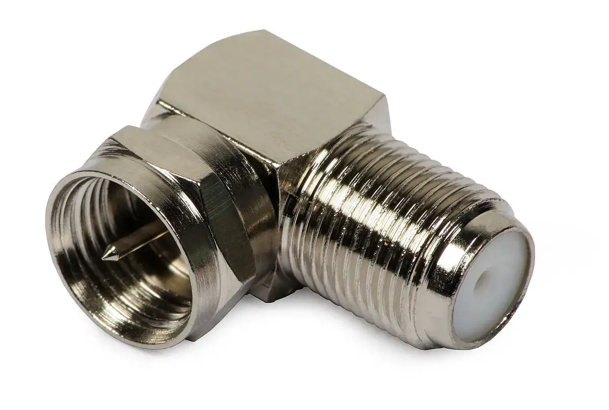 Metalowy kątowy adapter F do przedłużenia kabla antenowego.