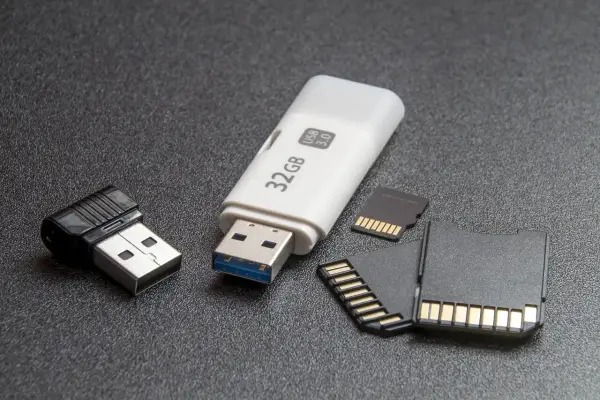 Zdjęcia z chmury na pendrive - Poradnik krok po kroku